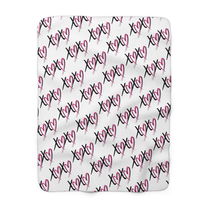 White XOXO Valentine’s sherpa fleece blanket cozy throw